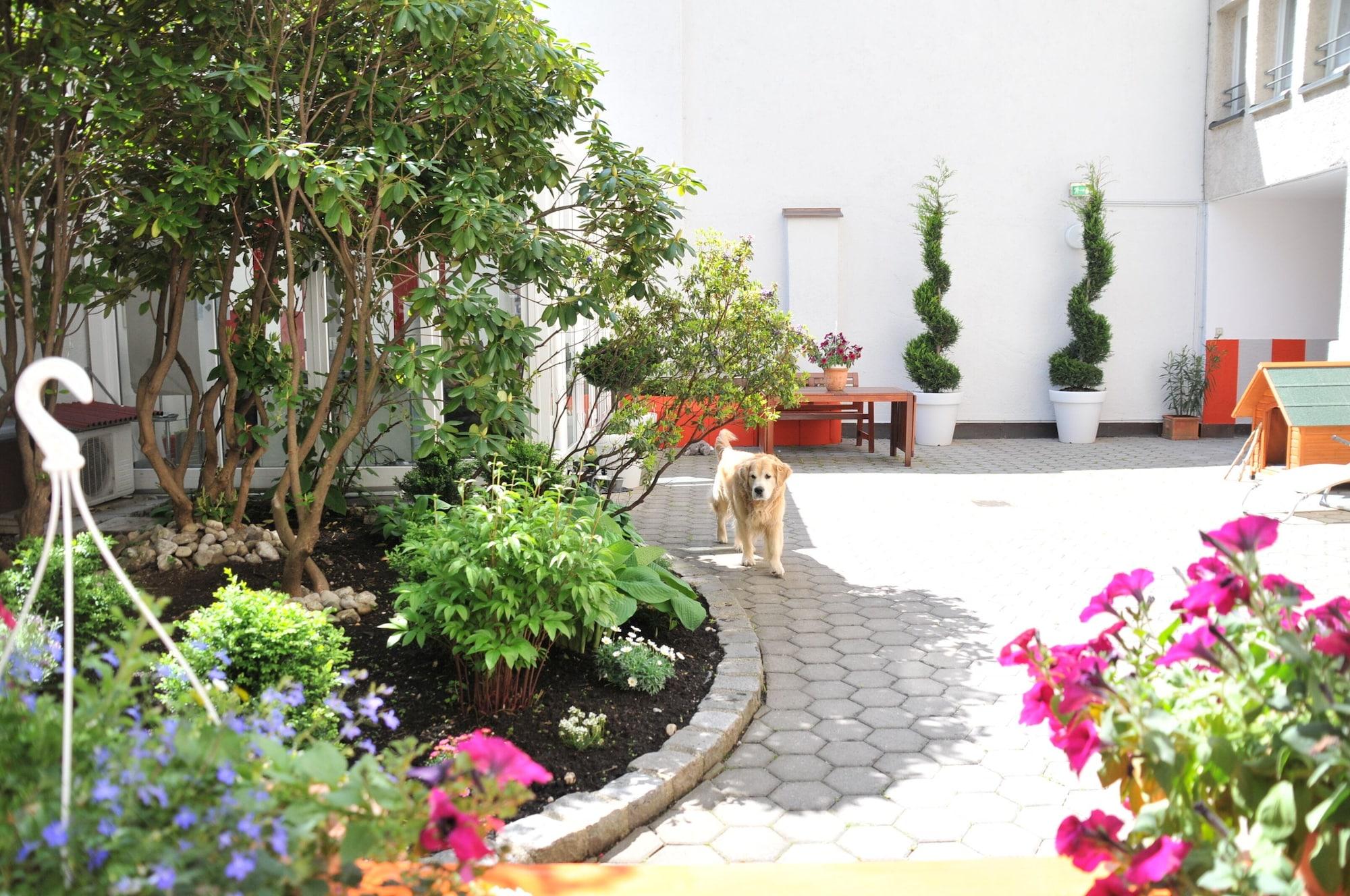 Arthotel Hotel 3*