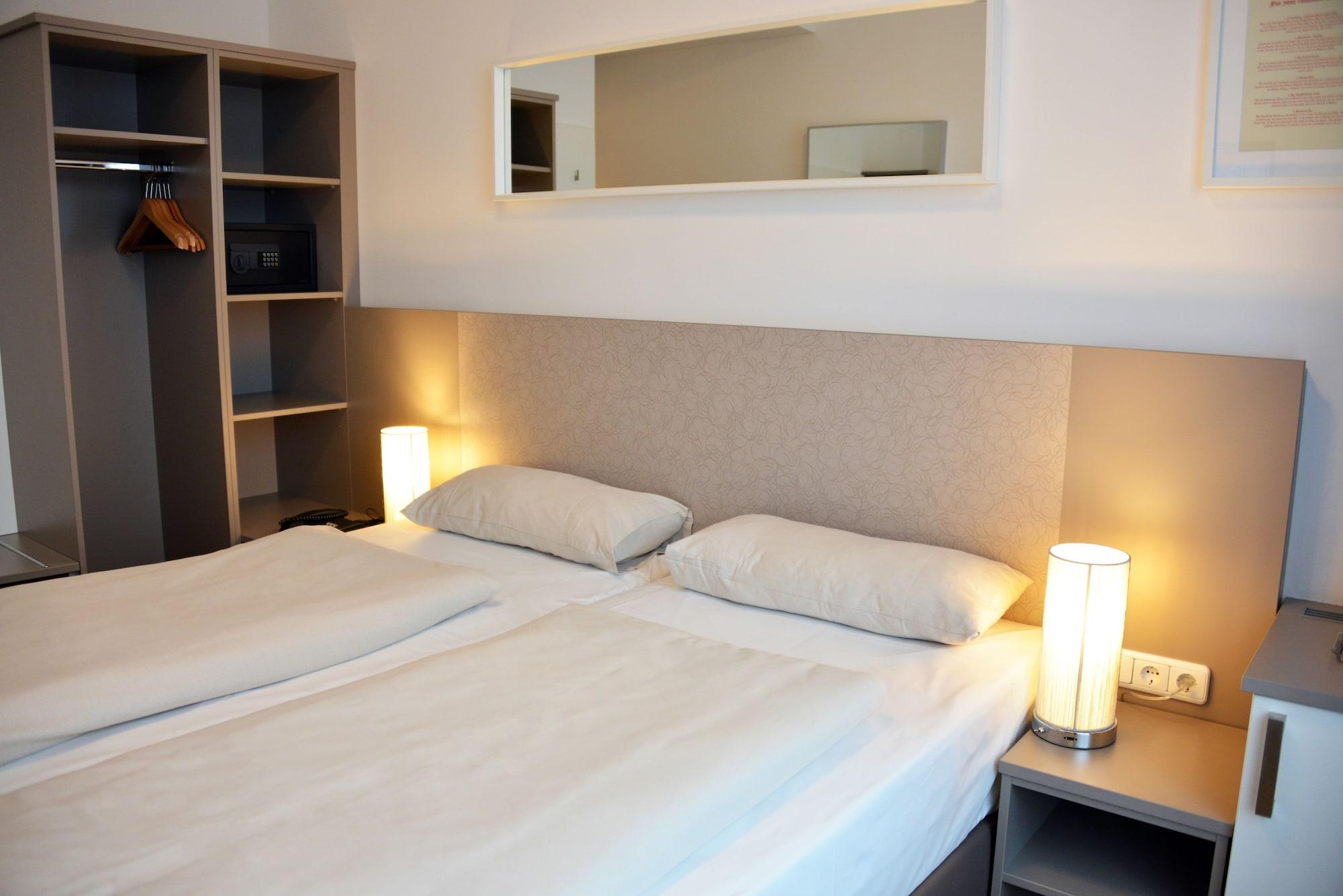 Отель Arthotel 3*