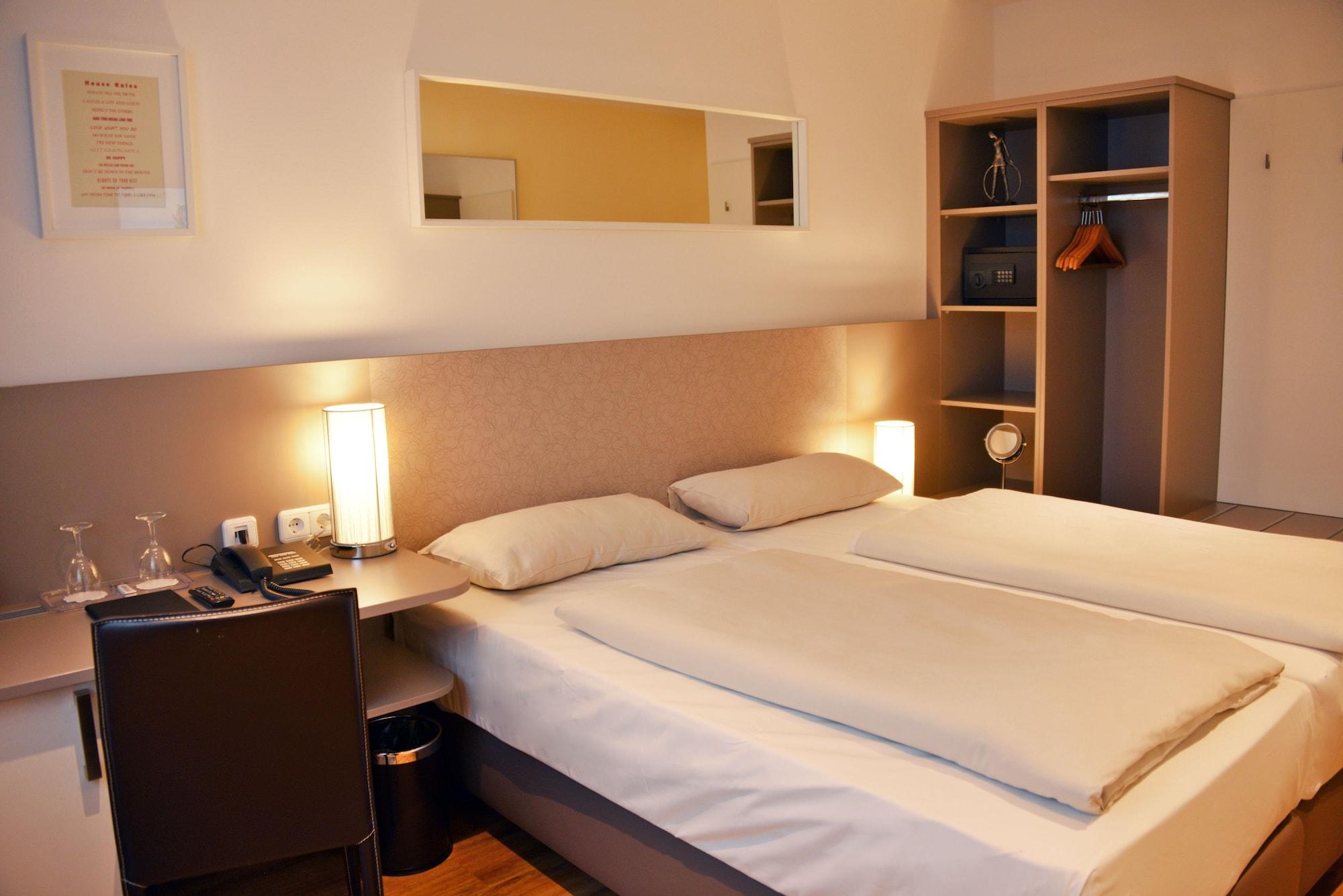 Arthotel Отель