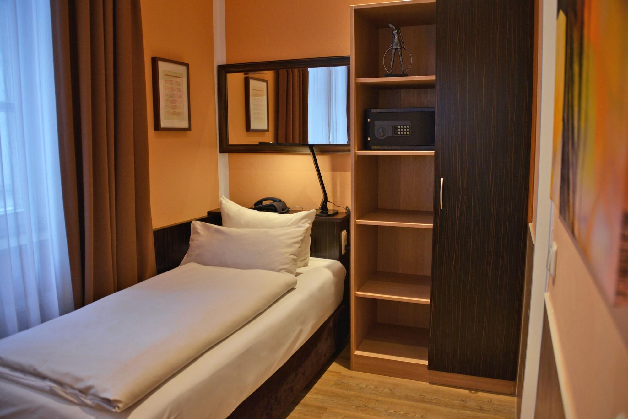 Arthotel Отель