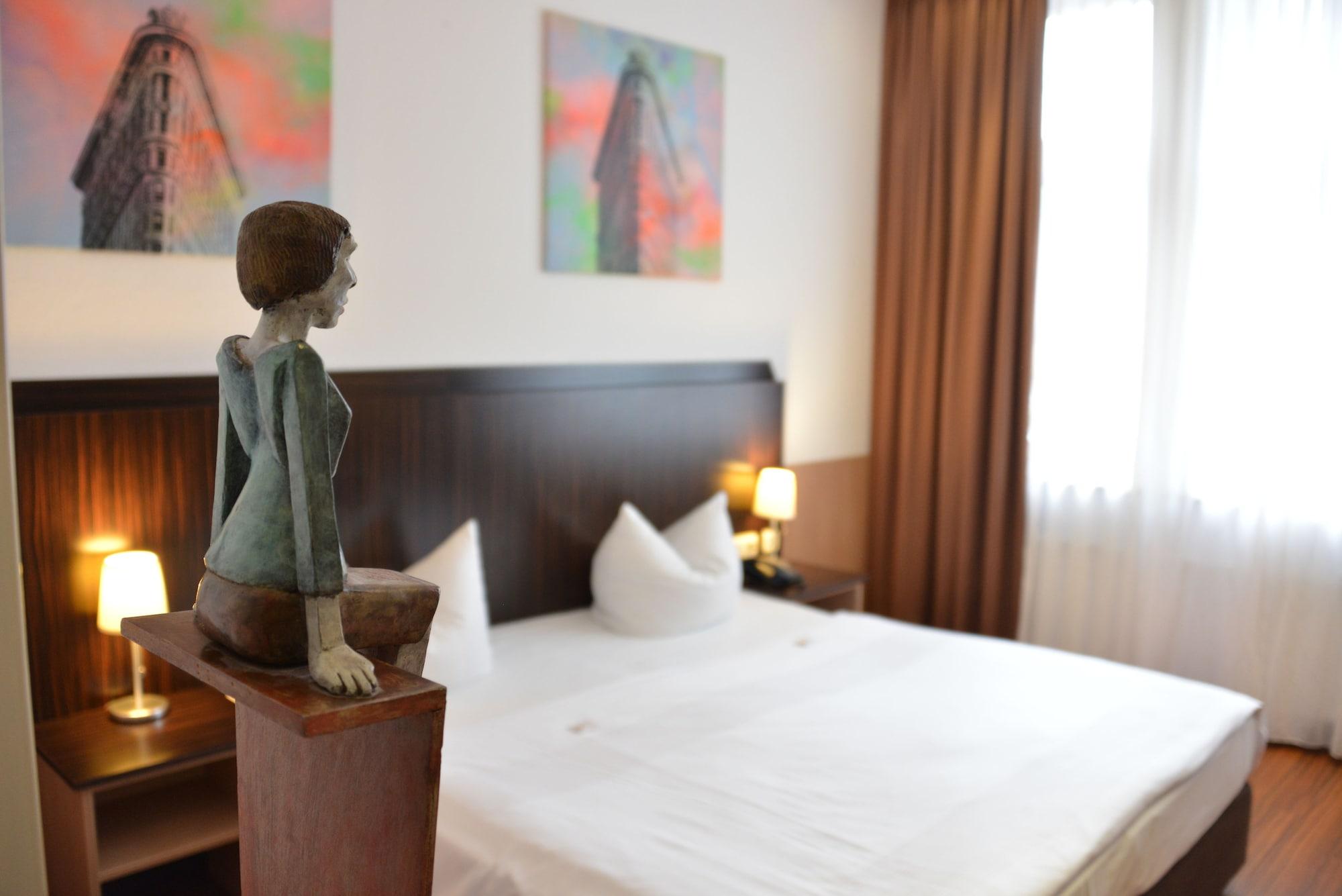 Отель Arthotel