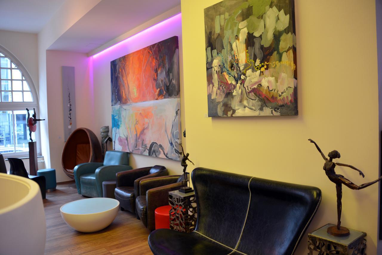 Отель Arthotel