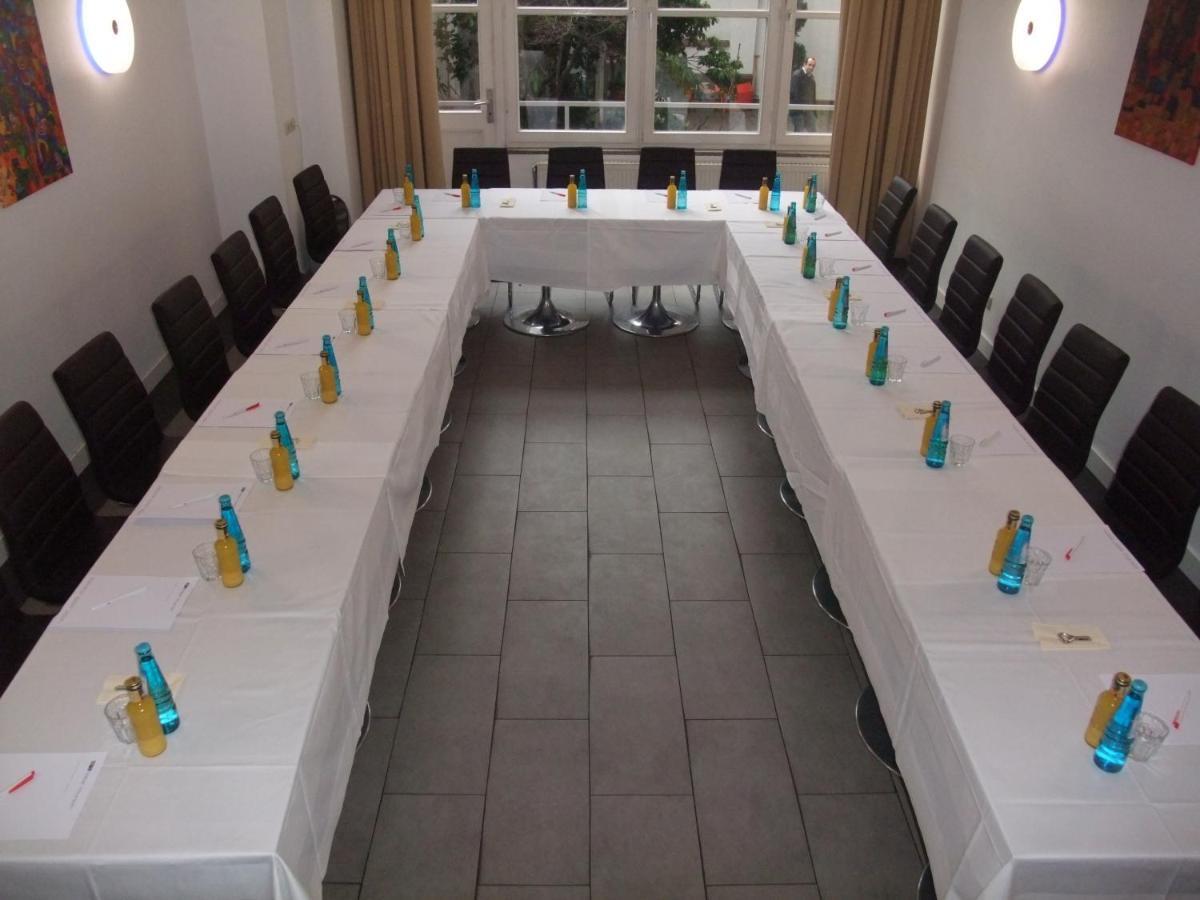 Отель Arthotel 3*